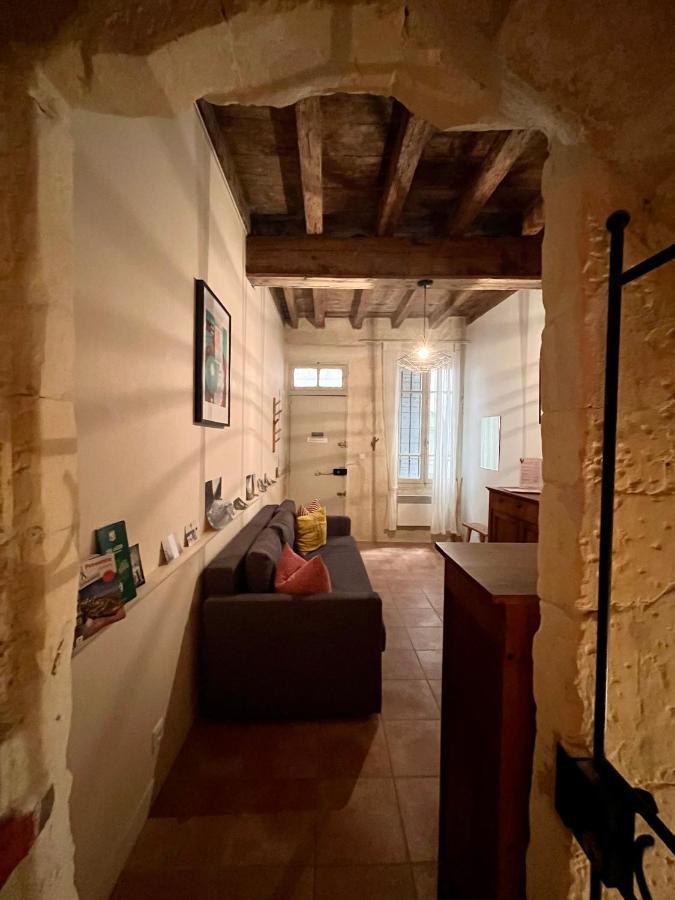 "L'Artistique" Centre Arles Fondation Van Gogh Luaran gambar
